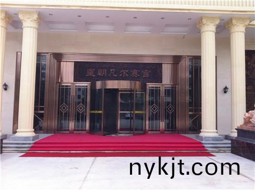 西峰旋转门-皇朝凡尔赛宫酒店 西峰旋转门-皇朝凡尔赛宫酒店