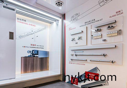 海福乐五金大巴内部