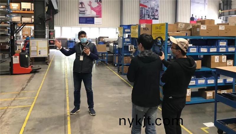 参观多玛工厂 参观多玛工厂