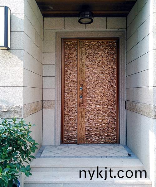 西安天卓为你别墅量身定做一套铜门 西安天卓为你别墅量身定做一套铜门