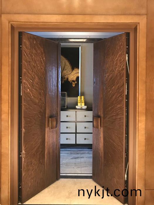 仿铜门好吗?别墅装修用不锈钢仿铜门也高档 仿铜门好吗?别墅装修用不锈钢仿铜门也高档