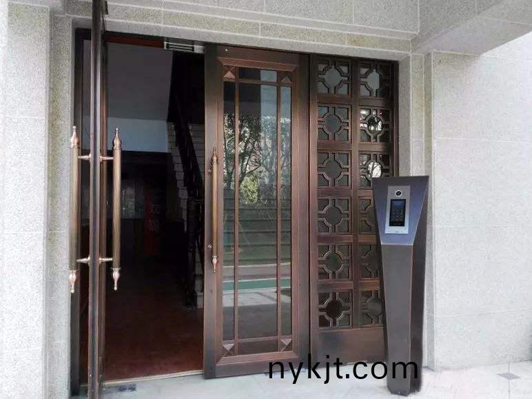 十二道加工工艺的西安天卓铜门,为家注入灵魂 十二道加工工艺的西安天卓铜门,为家注入灵魂