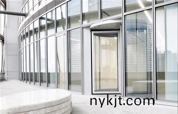 上海中心KTV 4旋转门