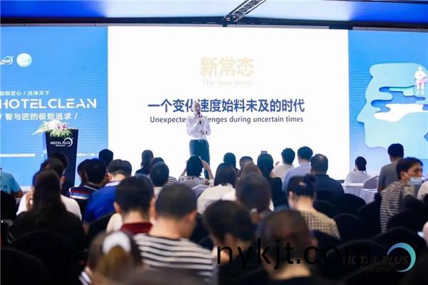 多玛凯拔自动门+安心柱,带您走进通行“新常态” 多玛凯拔自动门+安心柱,带您走进通行“新常态”