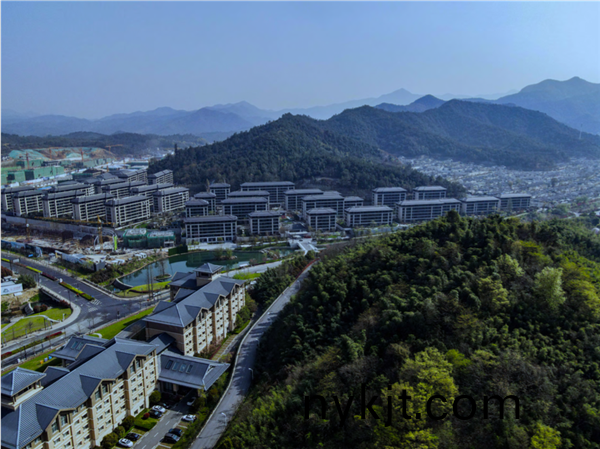 陕西西安天使小镇两翼自动旋转门,平开门 陕西西安天使小镇两翼自动旋转门,平开门