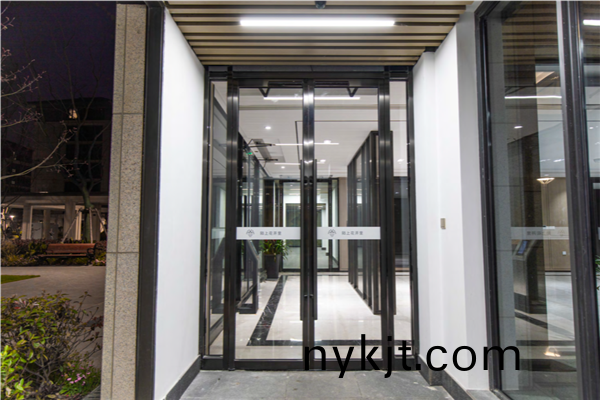 陕西西安天使小镇两翼自动旋转门,平开门 陕西西安天使小镇两翼自动旋转门,平开门