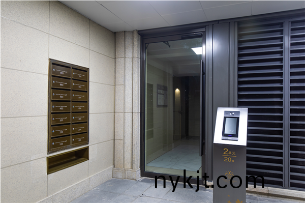 陕西西安天使小镇两翼自动旋转门,平开门 陕西西安天使小镇两翼自动旋转门,平开门