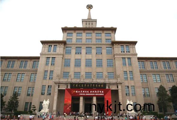 高6.25米,重2吨,中国人民革命军事博物馆铜门安装电动开关 高6.25米,重2吨,中国人民革命军事博物馆铜门安装电动开关