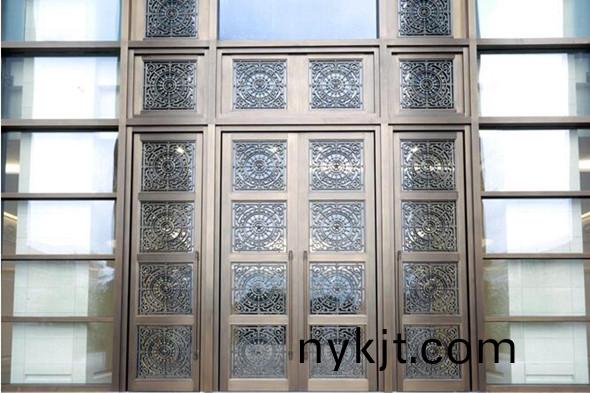 高6.25米,重2吨,中国人民革命军事博物馆铜门安装电动开关 高6.25米,重2吨,中国人民革命军事博物馆铜门安装电动开关