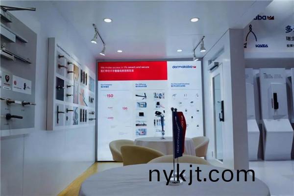 欢 迎 光 临 门 博 会 dormakaba 多玛凯拔展 台  欢 迎 光 临 门 博 会 dormakaba 多玛凯拔展 台