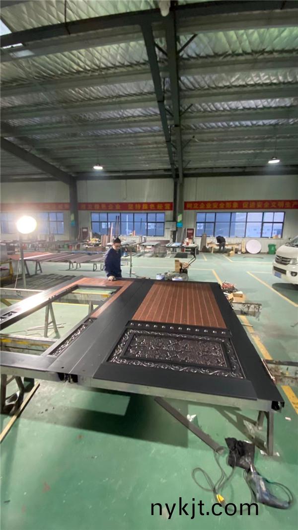 宝鸡李总定制的铜门做好了 宝鸡李总定制的铜门做好了