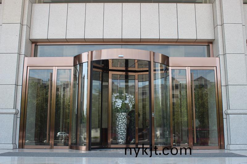 咸阳金芙蓉酒店—三翼旋转门