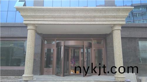 三翼带展台旋转门