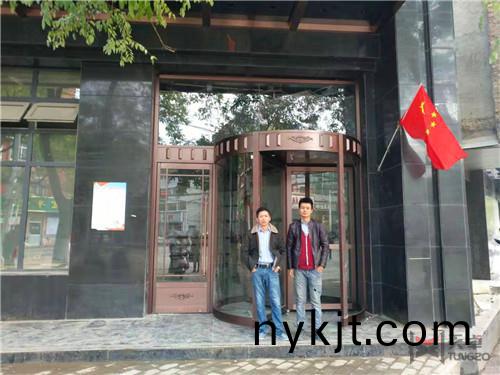 泾川三翼旋转门