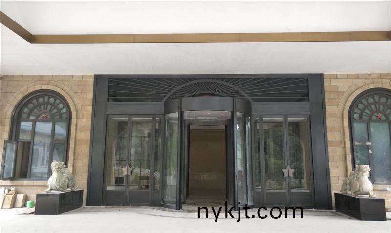 延安红星园酒店旋转门，铜窗、铜装饰