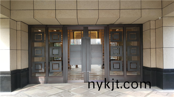 龙湖地产铜地弹门3_副本 龙湖地产铜地弹门3_副本