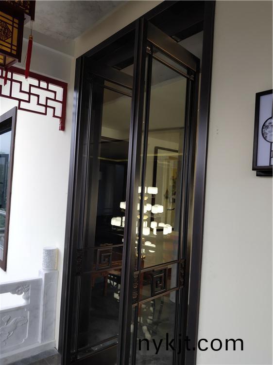 二层门洞两侧——纯铜自动平衡门 二层门洞两侧——纯铜自动平衡门