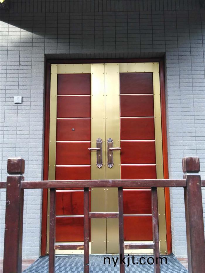 西安曲江华侨城108坊别墅入户铜门,金碧辉煌纯铜门 西安曲江华侨城108坊别墅入户铜门,金碧辉煌纯铜门