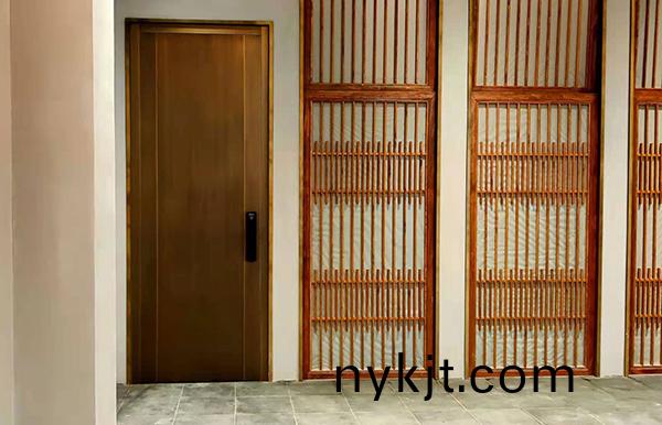 大秦博展办公室铜门实拍  大秦博展办公室铜门实拍