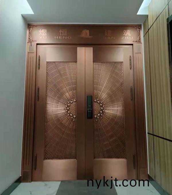 咸阳煜恒建筑办公室铜门实拍 咸阳煜恒建筑办公室铜门实拍