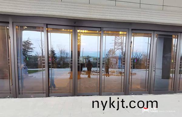 办公楼自动门图片