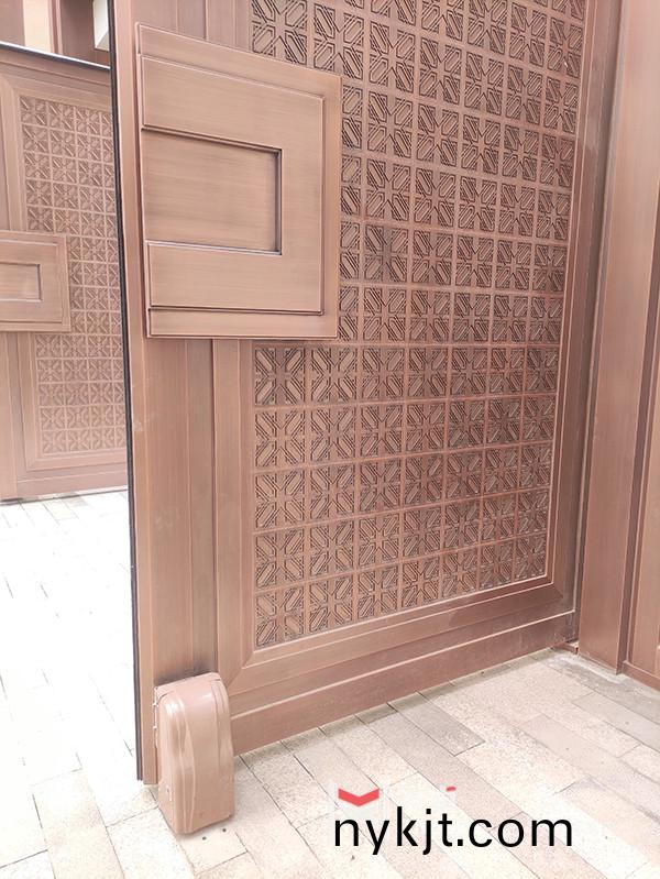 西安万象湾小区铜门实拍 西安万象湾小区铜门实拍