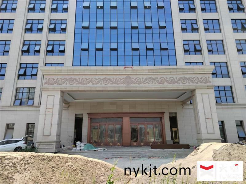 陕西科隆新材企业办公楼铜门、自动门