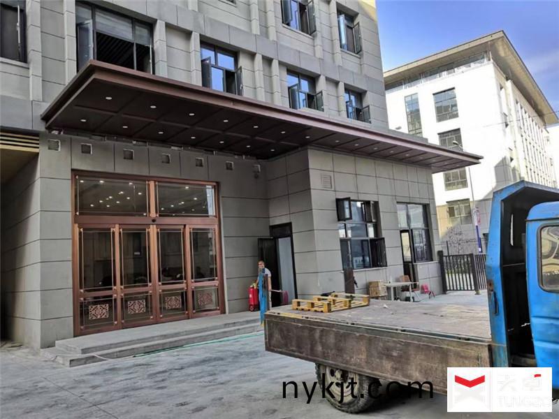 陕西科隆新材企业办公楼铜门、自动门