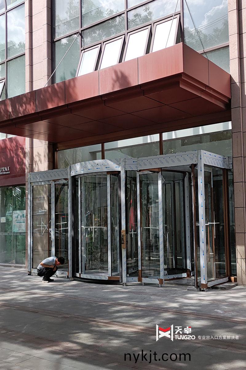 延安旅游大厦两翼自动旋转门 延安旅游大厦两翼自动旋转门