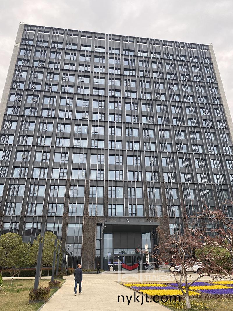 西安沣西管委会办公楼自动平移门和自动旋转门 西安沣西管委会办公楼自动平移门和自动旋转门