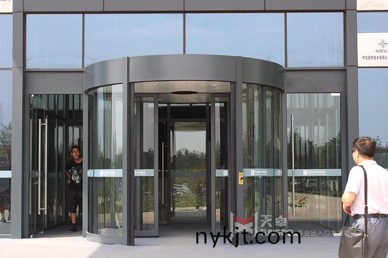 西安沣西管委会办公楼自动平移门和自动旋转门 西安沣西管委会办公楼自动平移门和自动旋转门